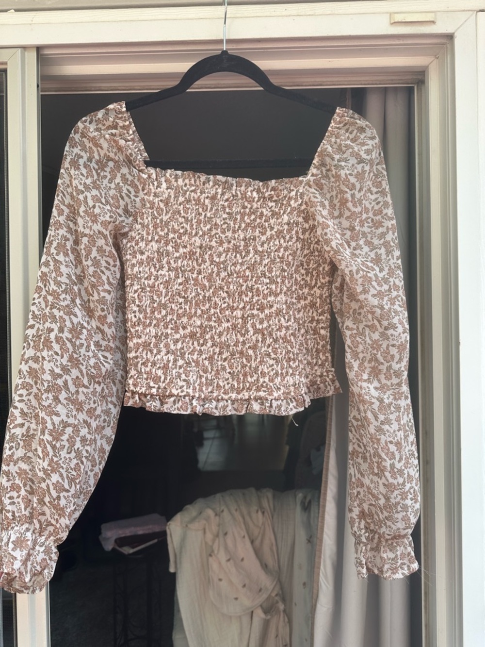 Floral Smocked Long-Sleeve Crop Top - Cream & Tan